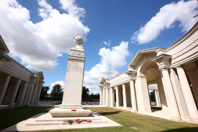 Faubourg Amiens Cemetery and Arras Memorial - Arras / Samuel Dhote