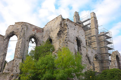 Ruines de eglise Ablain-Saint-Nazaire / Samuel Dhote
